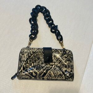 Wallet style purse with removable handle excellent condition